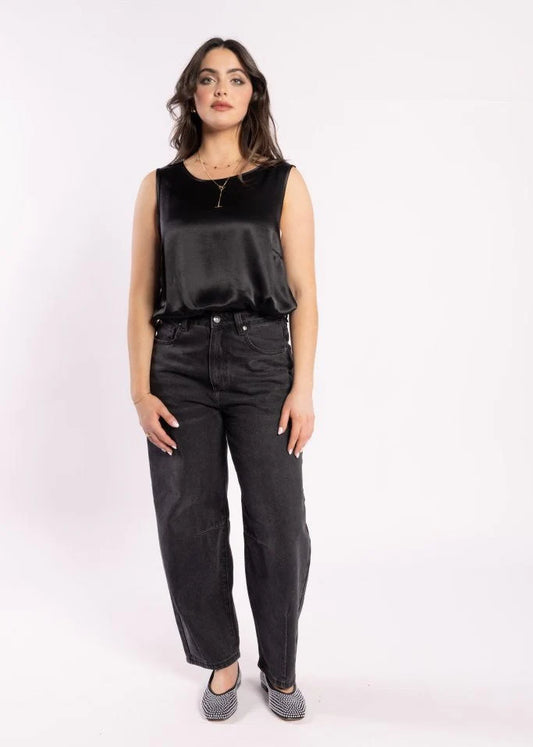Drama The Label Barrel Leg Jeans - Black Wash