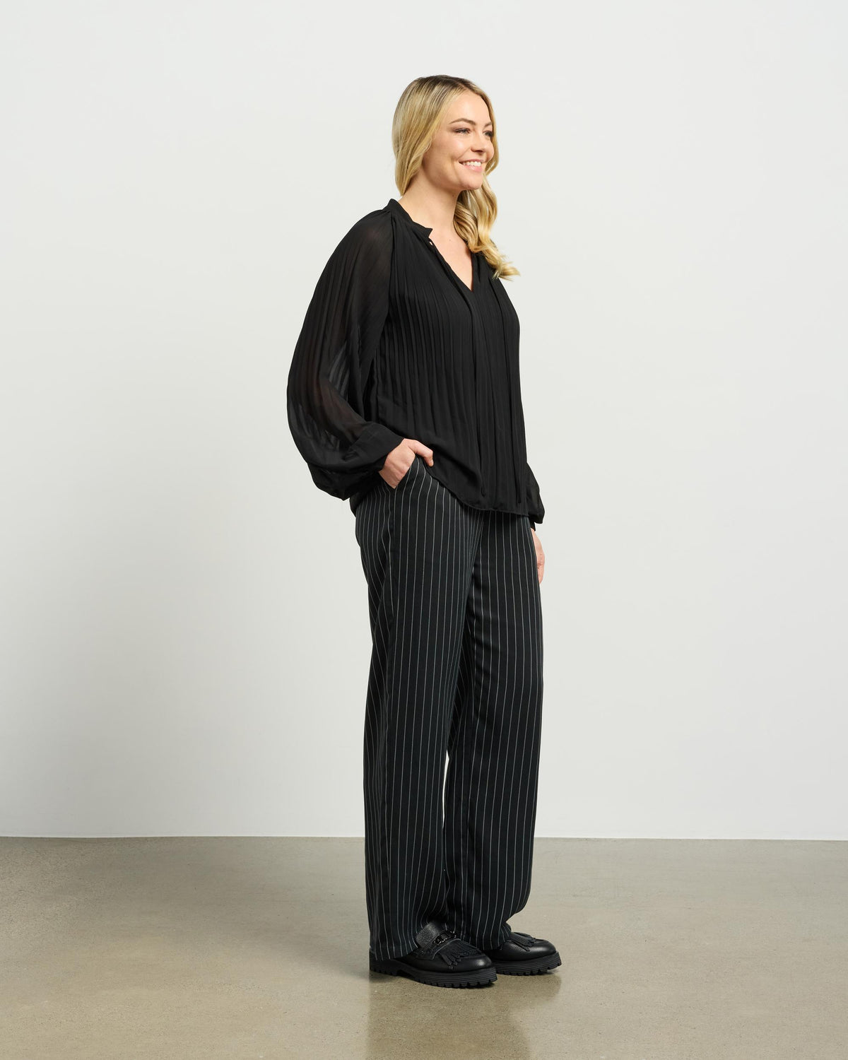 Et Alia Pearl Cardi Black