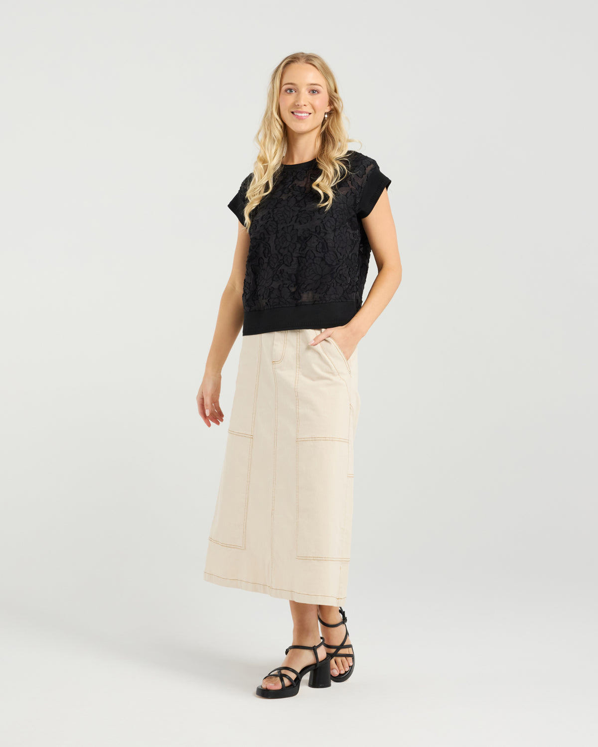 Et Alia Sierra Top - Shadowed Flowers - Black