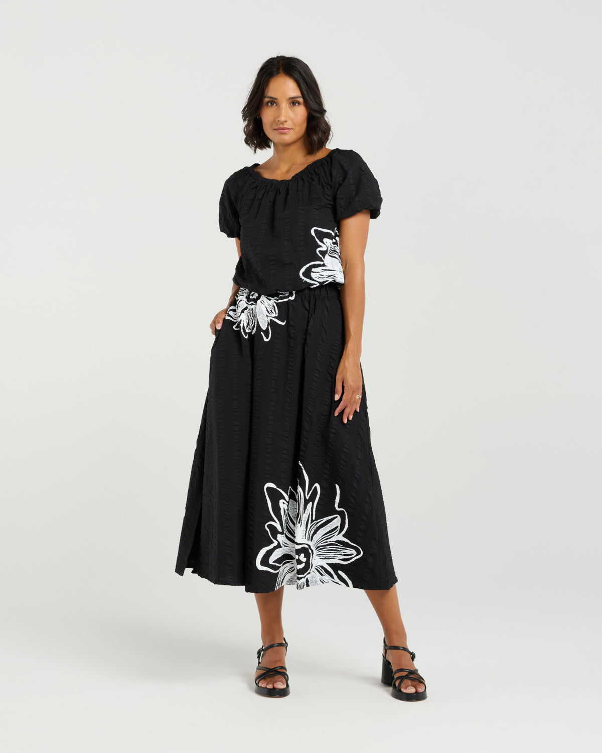 Et Alia Daisy Skirt - Black Bloom