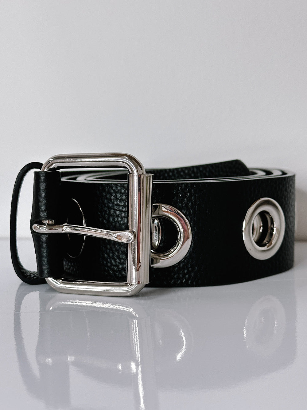 Lemon Tree Eyelet Belt - Black
