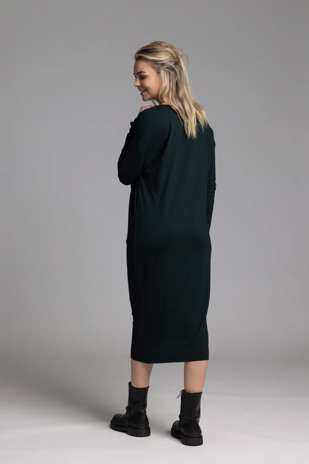 Nes Chi Dress - Licorice