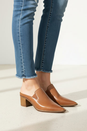 Django & Juliette Foyal Mule - Cognac Polish