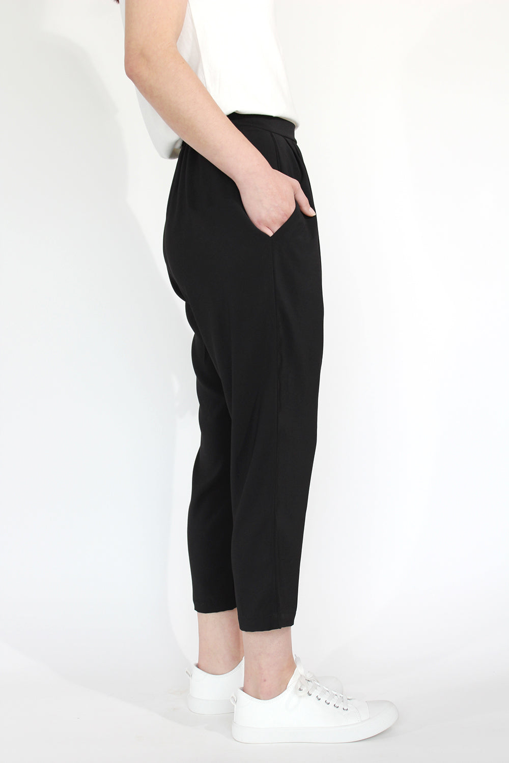 Jaclyn M Ginger Pants - Black