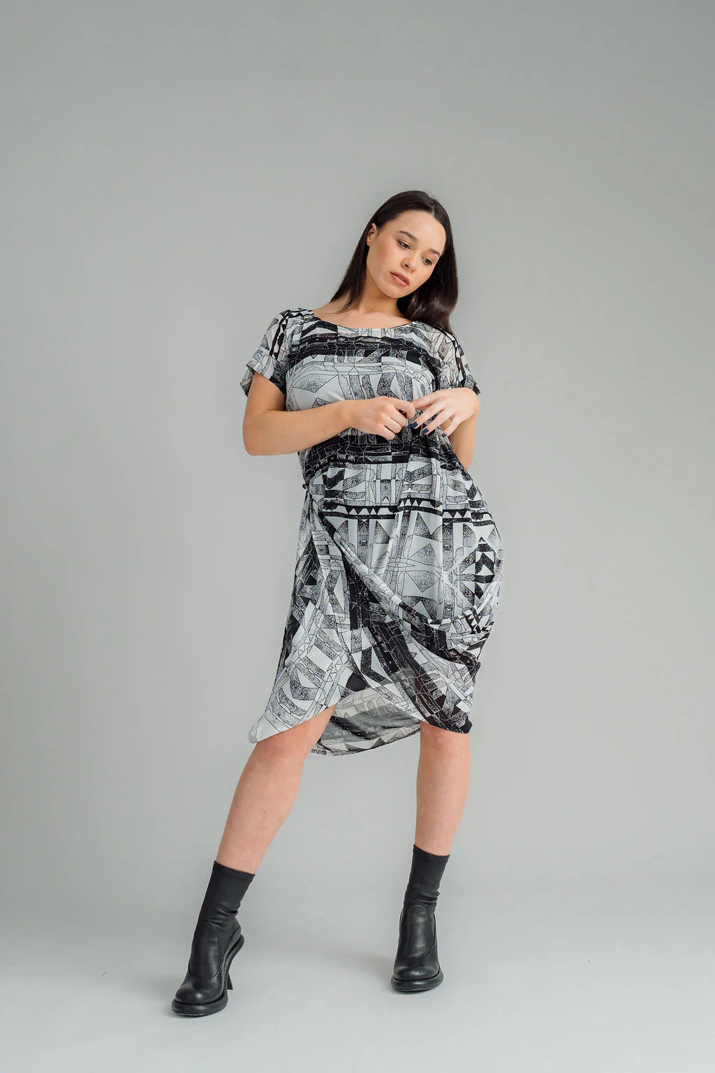 Nes Flow Dress - Black Print