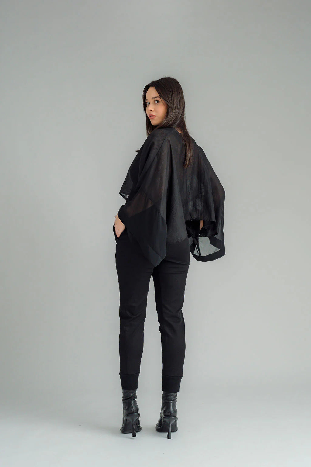 Nes Rielly V Layer Me - Black