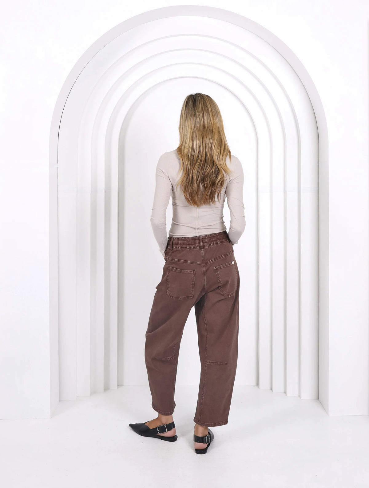 Monaco Leo Barrel Jeans - Chocolate