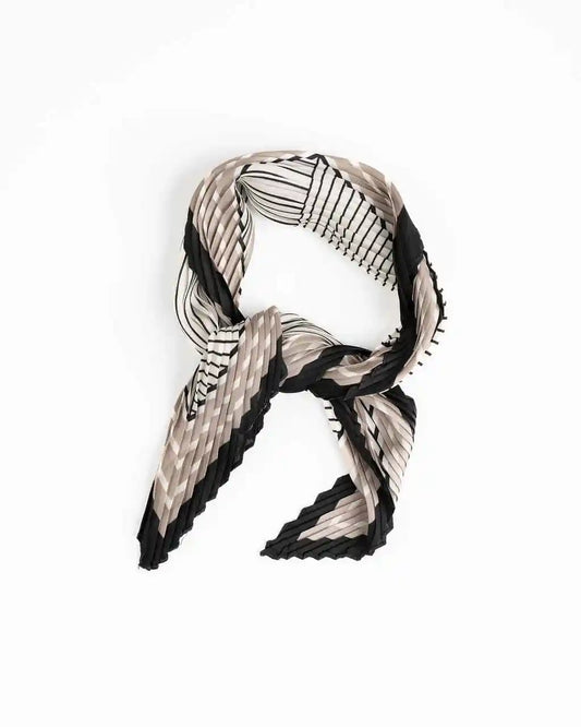 Stilen Sienna Pleated Scarf