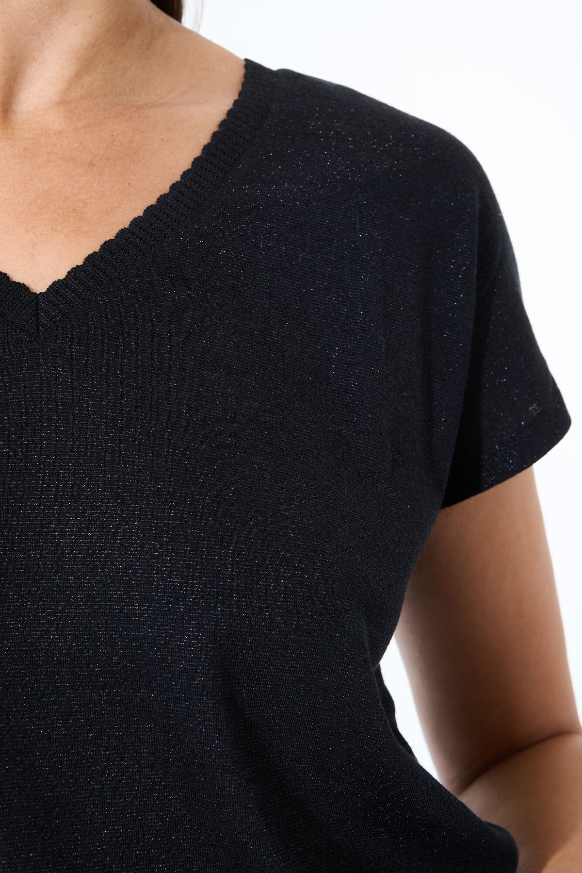 Garcia V-Neck Metallic Top - Black