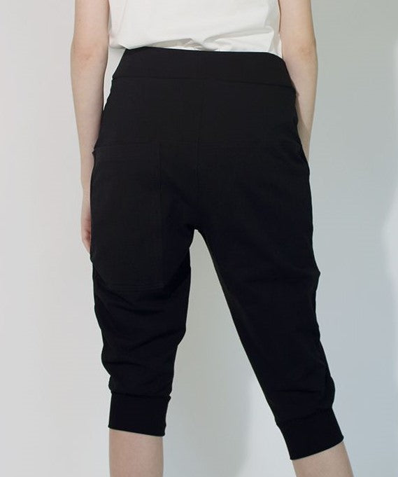 Jaclyn M River jogger Short Black