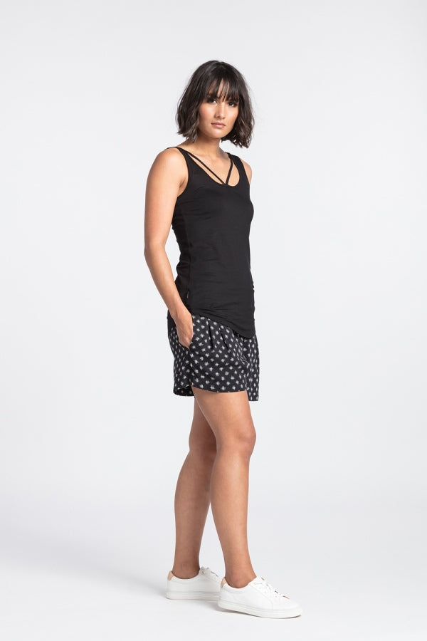 NES Lattice Singlet Black